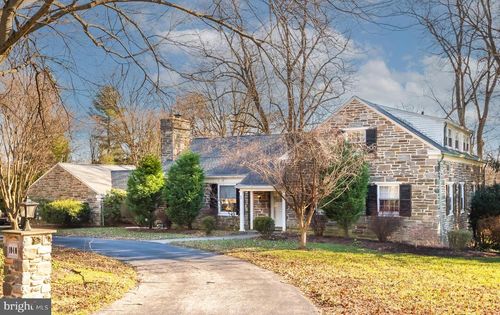 1040 Great Springs Rd, BRYN MAWR, PA, 19010-1724 | Card Image