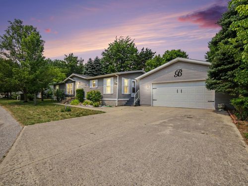 3628 W Forest Hill Cir, Ludington, MI, 49431-8689 | Card Image