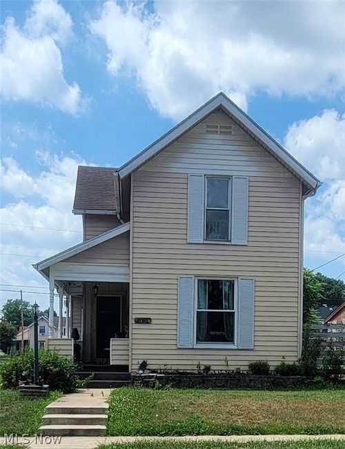 391 S 9th St, Coshocton, OH, 43812-2153 | Card Image