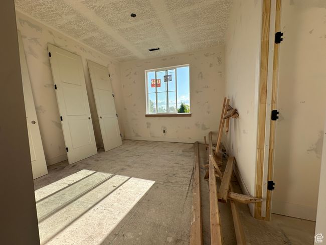View of spare room | Image 19