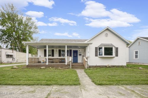 517 W North St, Fostoria, OH, 44830-1735 | Card Image