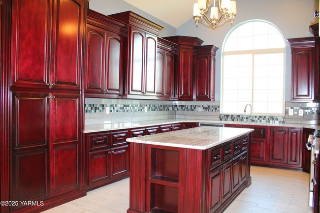 Kitchen | Image 7