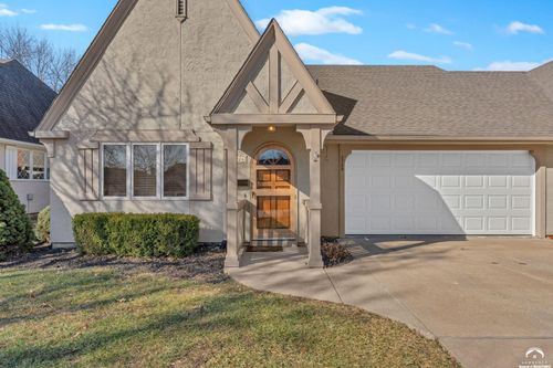 2724 Chipperfield Rd, Lawrence, KS, 66047-3180 | Card Image