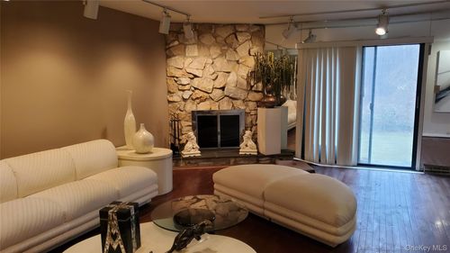 45-45 Windsor Gate Dr, New Hyde Park, NY, 11040-1062 | Card Image