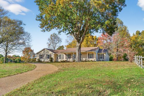 226 W Biggs Rd, Cottontown, TN, 37048-9038 | Card Image
