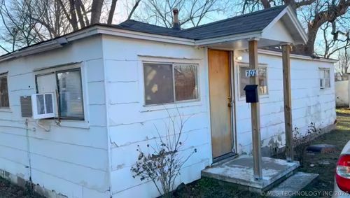 707 N Weenonah Ave, Claremore, OK, 74017-6035 | Card Image