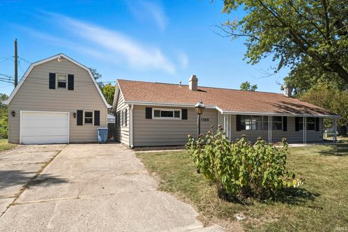 1186 Braeburn Dr, New Haven, IN, 46774-2616 | Card Image