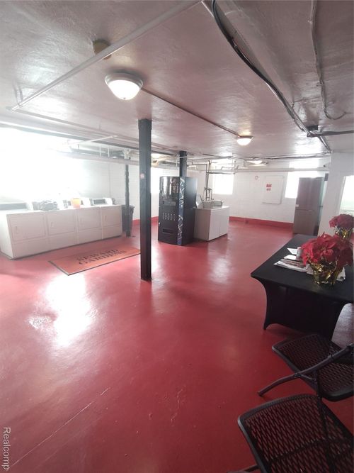 rm-211-870 Seward St, Detroit, MI, 48202-2314 | Card Image