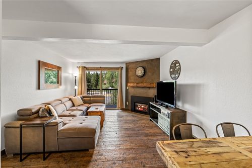 ste-204-1525 Shadow Run Frontage, Steamboat Springs, CO, 80487-3188 | Card Image