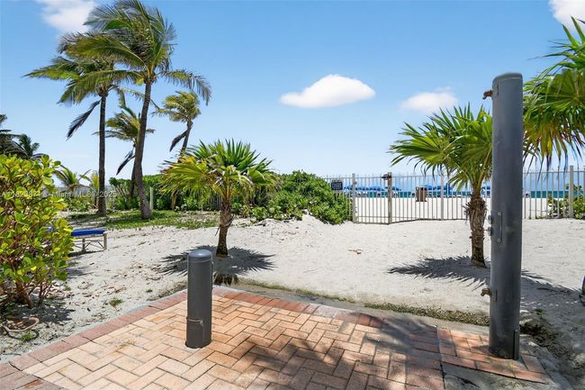 APT-1401 - 18671 Collins Ave, Condo with 3 bedrooms, 4 bathrooms and null parking in Sunny Isles Beach FL | Image 55