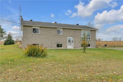 437 Haig Rd, House other with 3 bedrooms, 2 bathrooms and 7 parking in Gananoque ON | Image 2