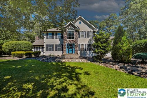 114 Hollow Dr, Stroudsburg, PA, 18360-7976 | Card Image
