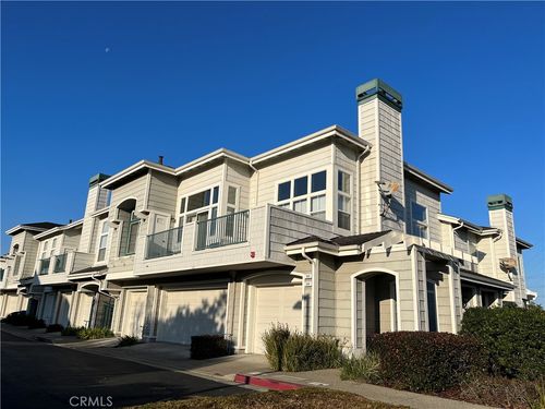 549 Shoal Cir, Redwood City, CA, 94065-2202 | Card Image