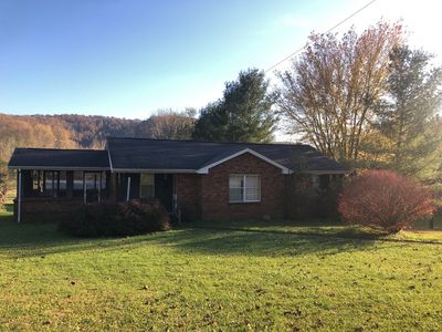 451 St Rt 784, Home with 3 bedrooms, 1 bathrooms and 5 parking in South Shore KY | Image 3