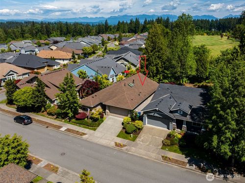 12652 Sunbreak Way Ne, Redmond, WA, 98053-5643 | Card Image