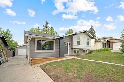 5731 Dalhousie Dr Nw, House detached with 5 bedrooms, 3 bathrooms and 4 parking in Calgary AB | Image 3