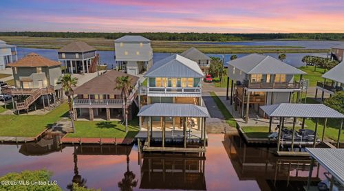4062 Devon St, Bay Saint Louis, MS, 39520-7630 | Card Image