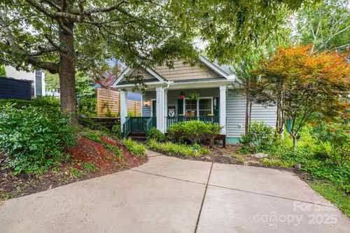 28 Richie St, Asheville, NC, 28801-2136 | Card Image