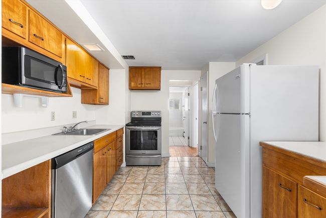 APT-6 - 50 Tuttle St, Condo with 2 bedrooms, 1 bathrooms and 1 parking in Wakefield MA | Image 6
