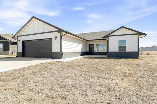 312 Deer Run Ave, El Dorado, KS, 67042-3055 | Card Image