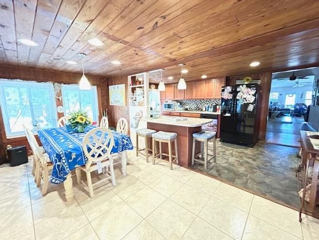1464 Alligator Dr, House other with 3 bedrooms, 2 bathrooms and null parking in ALLIGATOR POINT FL | Image 8