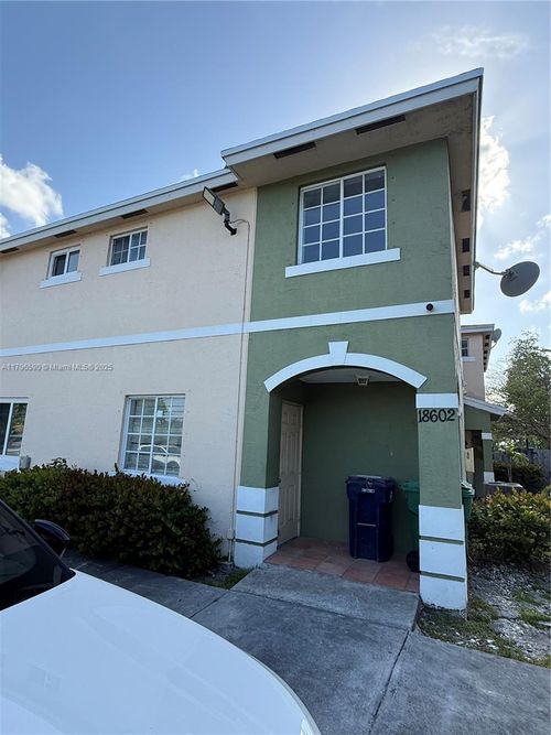 18602-18602 Sw 100th Ave, Cutler Bay, FL, 33157-6904 | Card Image