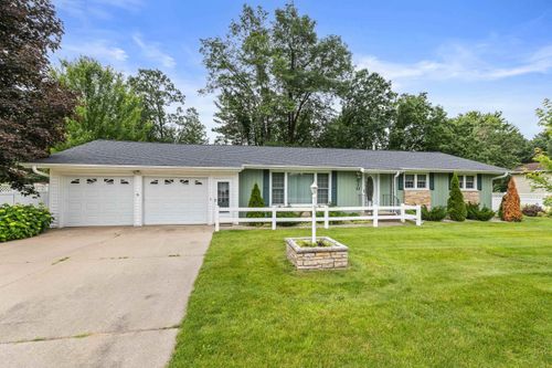 810 4th St, PLOVER, WI, 54467-2248 | Card Image