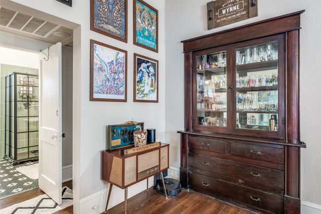 705 S Glasgow Dr, House other with 3 bedrooms, 2 bathrooms and null parking in Dallas TX | Image 9