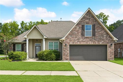 17419 Waterloo Dr, Baton Rouge, LA, 70817-5805 | Card Image