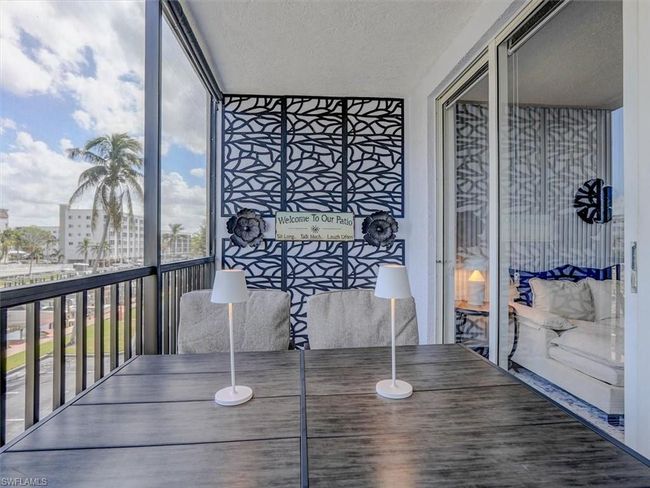 WESTERN EXPOSURE LANAI. VIEW TOWARDS LIVING AREA. | Image 18