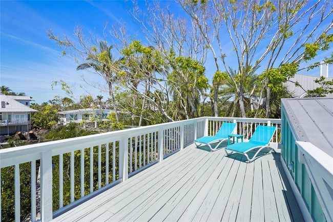 111 Faubel St, House other with 3 bedrooms, 3 bathrooms and null parking in Siesta Key FL | Image 65