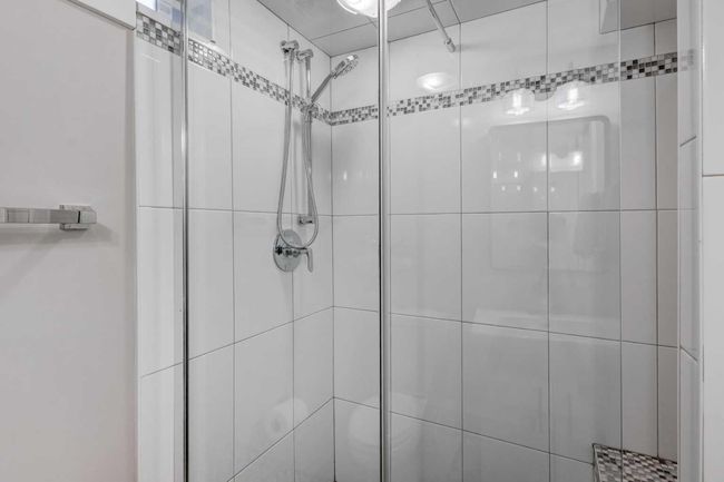 2607 Laurel Cres Sw, House other with 3 bedrooms, 3 bathrooms and 2 parking in Calgary AB | Image 25