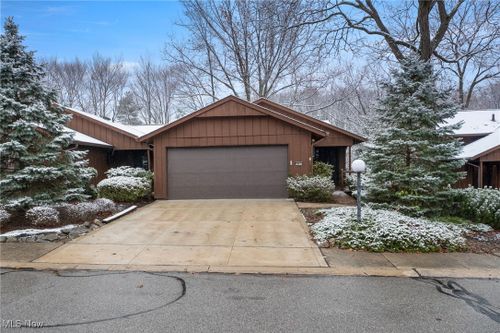 4942-18015 Cliffside Drive, Strongsville, OH, 44136 | Card Image