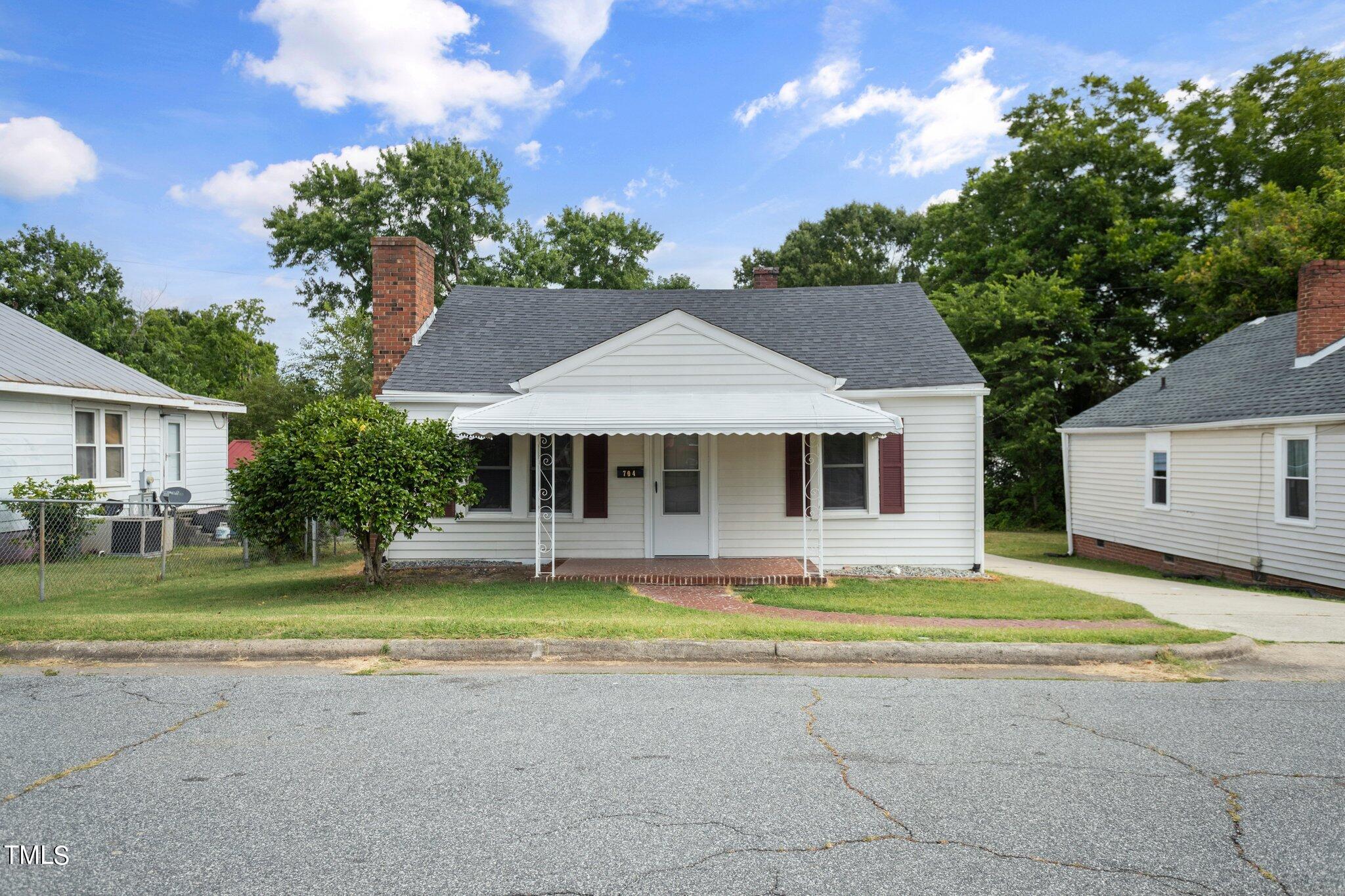 Elizabeth St, Burlington, NC 27217