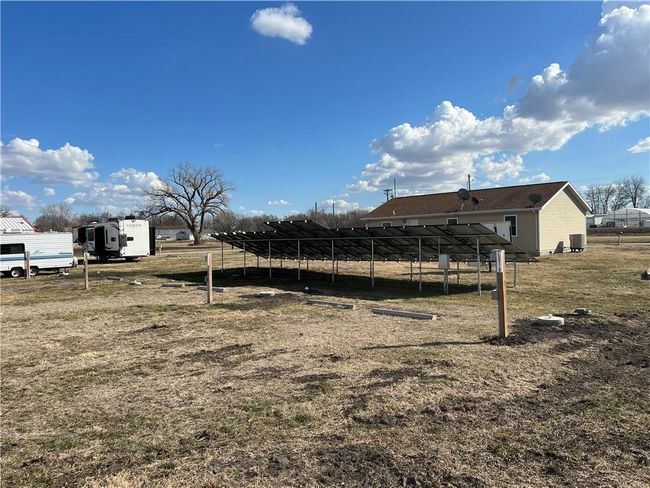 713 & 711 Vine Street, House other with 3 bedrooms, 2 bathrooms and null parking in Burlington Junction MO | Image 5