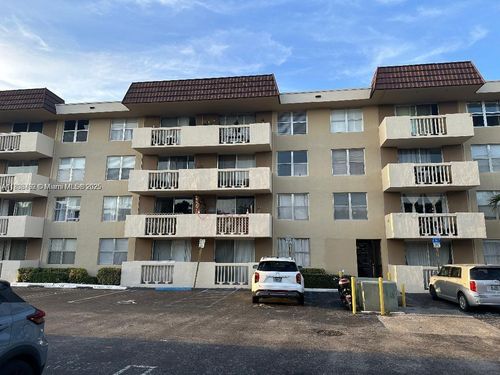 apt-115-1800 Sans Souci Blvd, North Miami, FL, 33181-3031 | Card Image