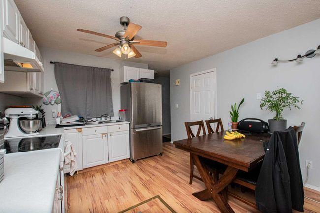 9313 101 Avenue, Home with 3 bedrooms, 1 bathrooms and 1 parking in Grande Prairie AB | Image 6