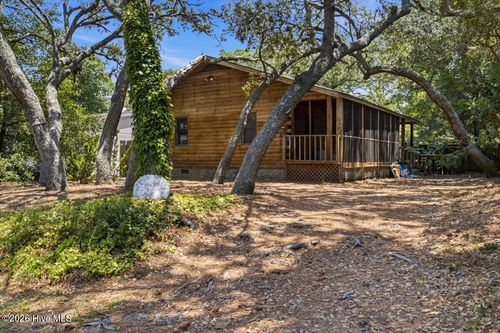 110 Ne 72nd St, Oak Island, NC, 28465-4421 | Card Image