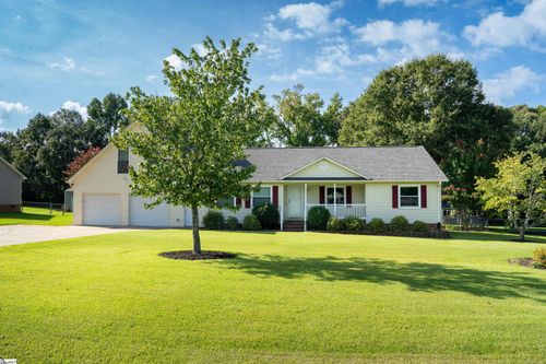 145 Crossgate Dr, Boiling Springs, SC, 29316-5431 | Card Image