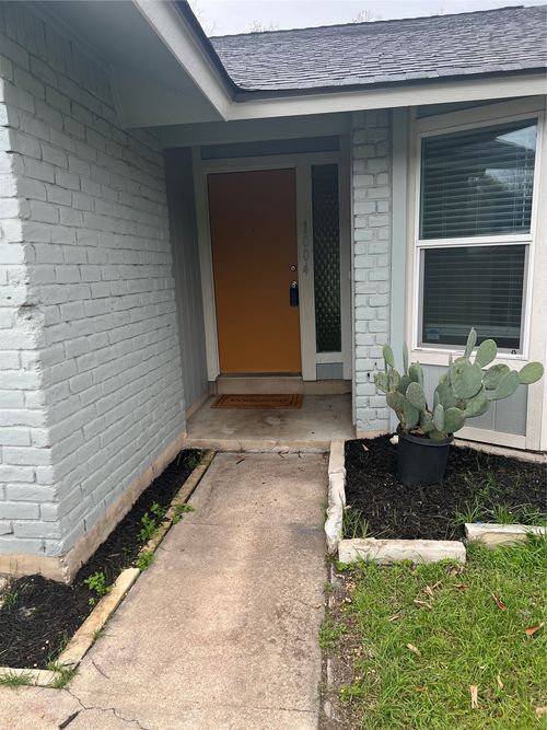 1004 Speer Ln, Austin, TX, 78745-3848 | Card Image