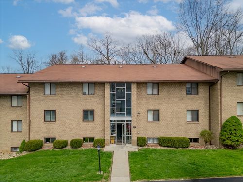 203 Piper Ln, Butler, PA, 16001-2580 | Card Image