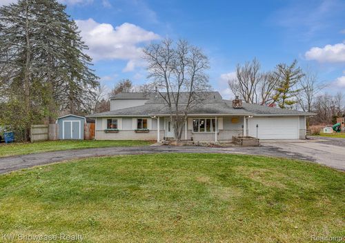 1933 Big Trail Rd, Commerce Township, MI, 48390-2805 | Card Image