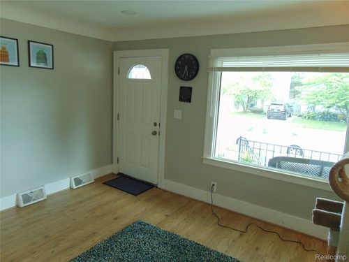 613 Woodruff Ave, Hazel Park, MI, 48030-3606 | Card Image