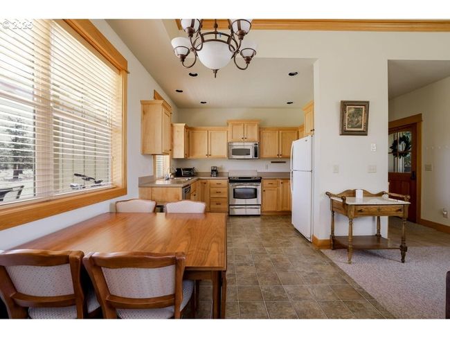 11164 Desert Sky Loop, House other with 3 bedrooms, 2 bathrooms and null parking in Redmond OR | Image 8