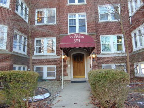apt-2-305 W University Ave, Champaign, IL, 61820-3987 | Card Image