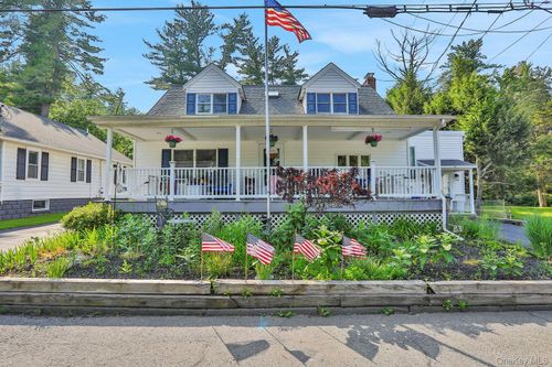 189 Fairview Ave, Kingston, NY, 12401-2827 | Card Image