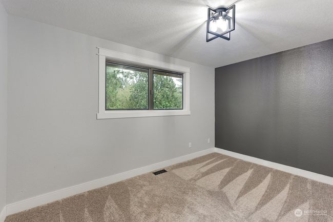 bedroom 3 - main floor | Image 21