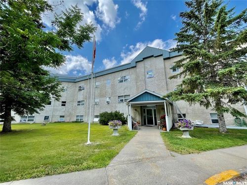 208-102 Manor Dr, Nipawin, SK, S0E0A7 | Card Image