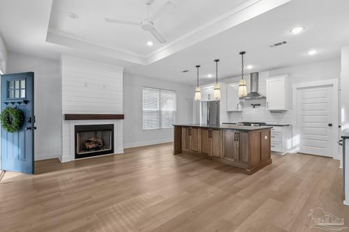 724 N Coyle St, Pensacola, FL, 32501-3860 | Card Image