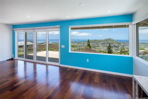 3933 Nioi Pl, Honolulu, HI, 96816-3925 | Card Image